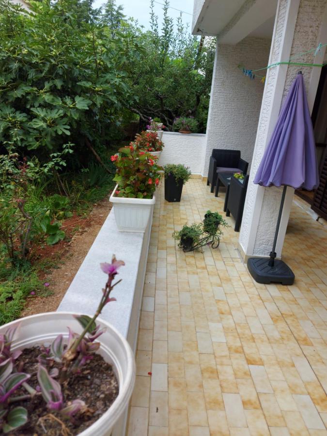 Hrastic Apartment *