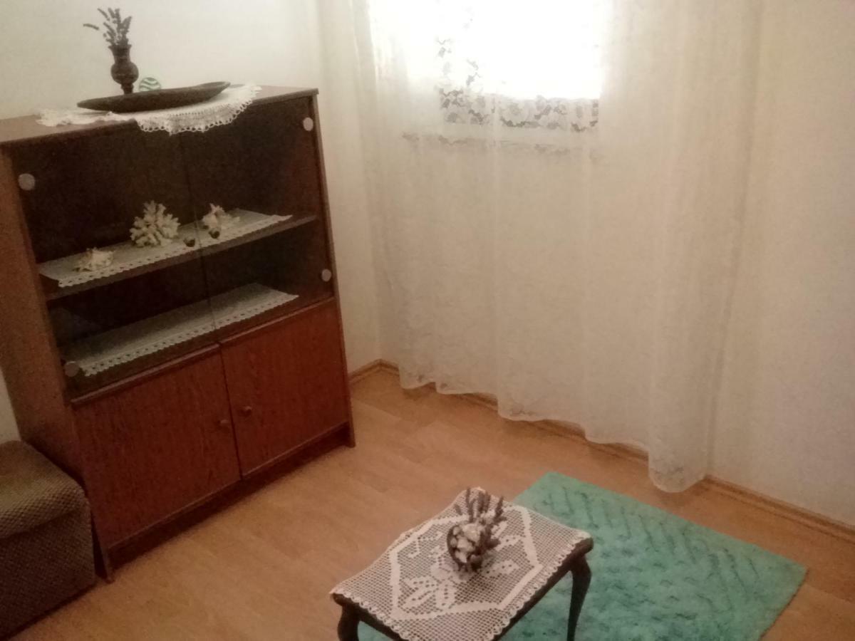 Hrastic Apartment *